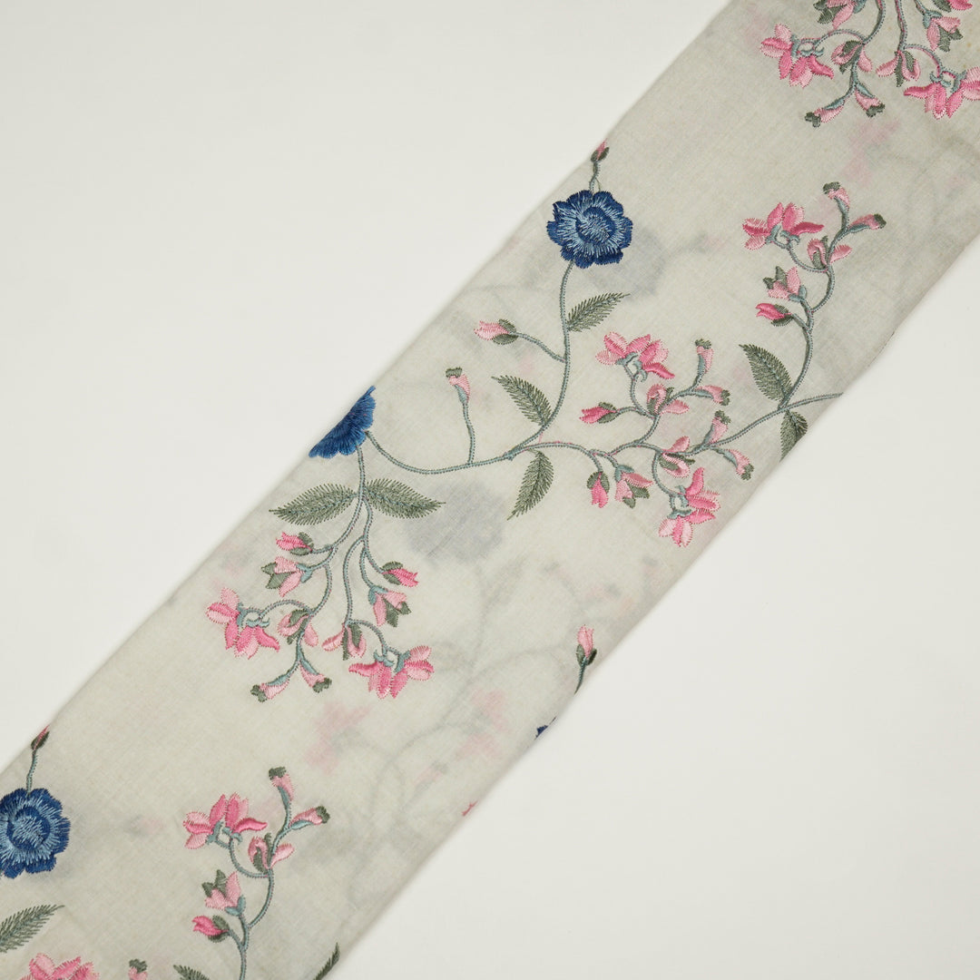 Artsy floral Jaal on White Malmal