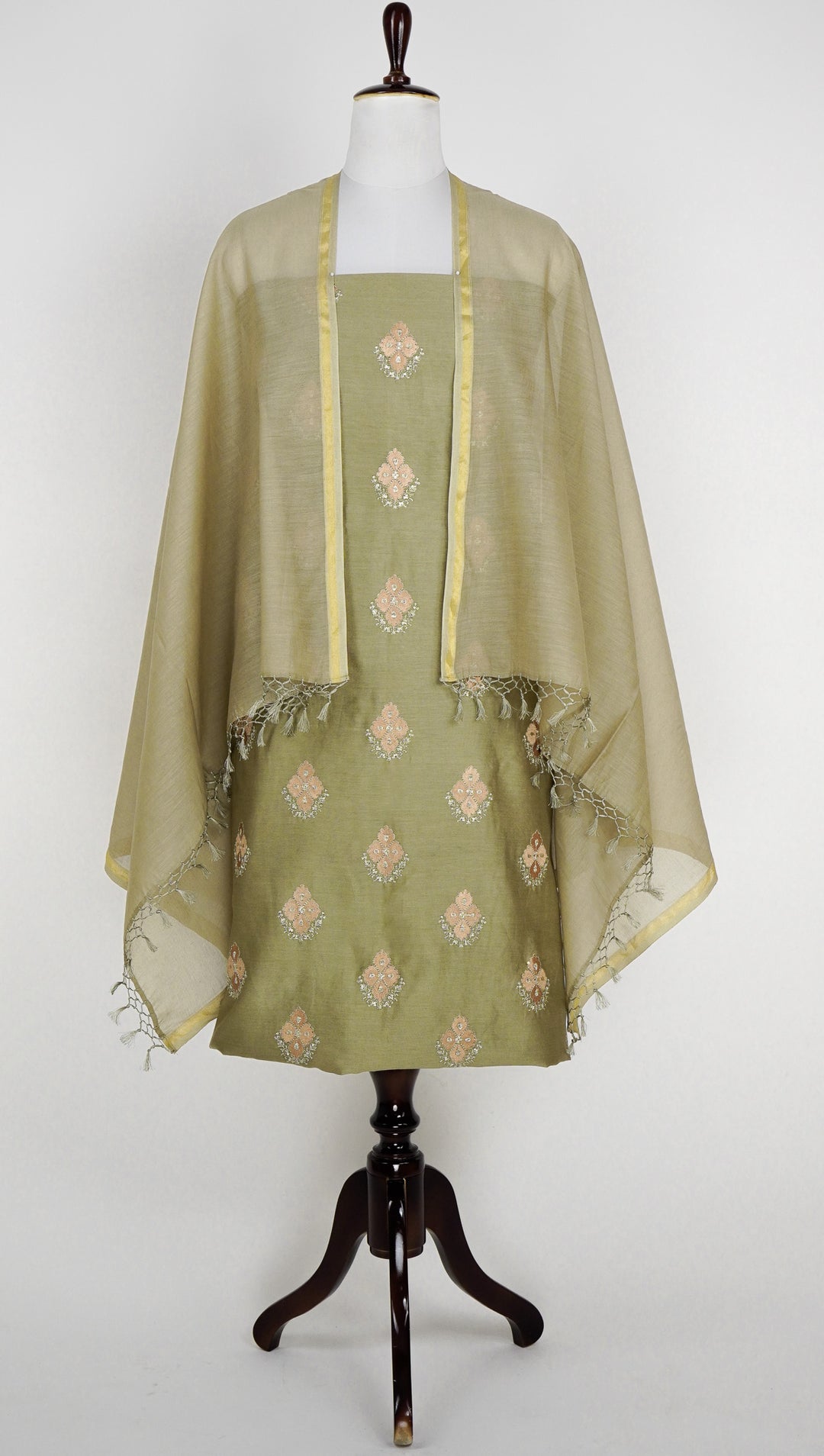 Kiara Buta on Suit fabric Set on Silk Chanderi (Unstitched)- Light Mouse