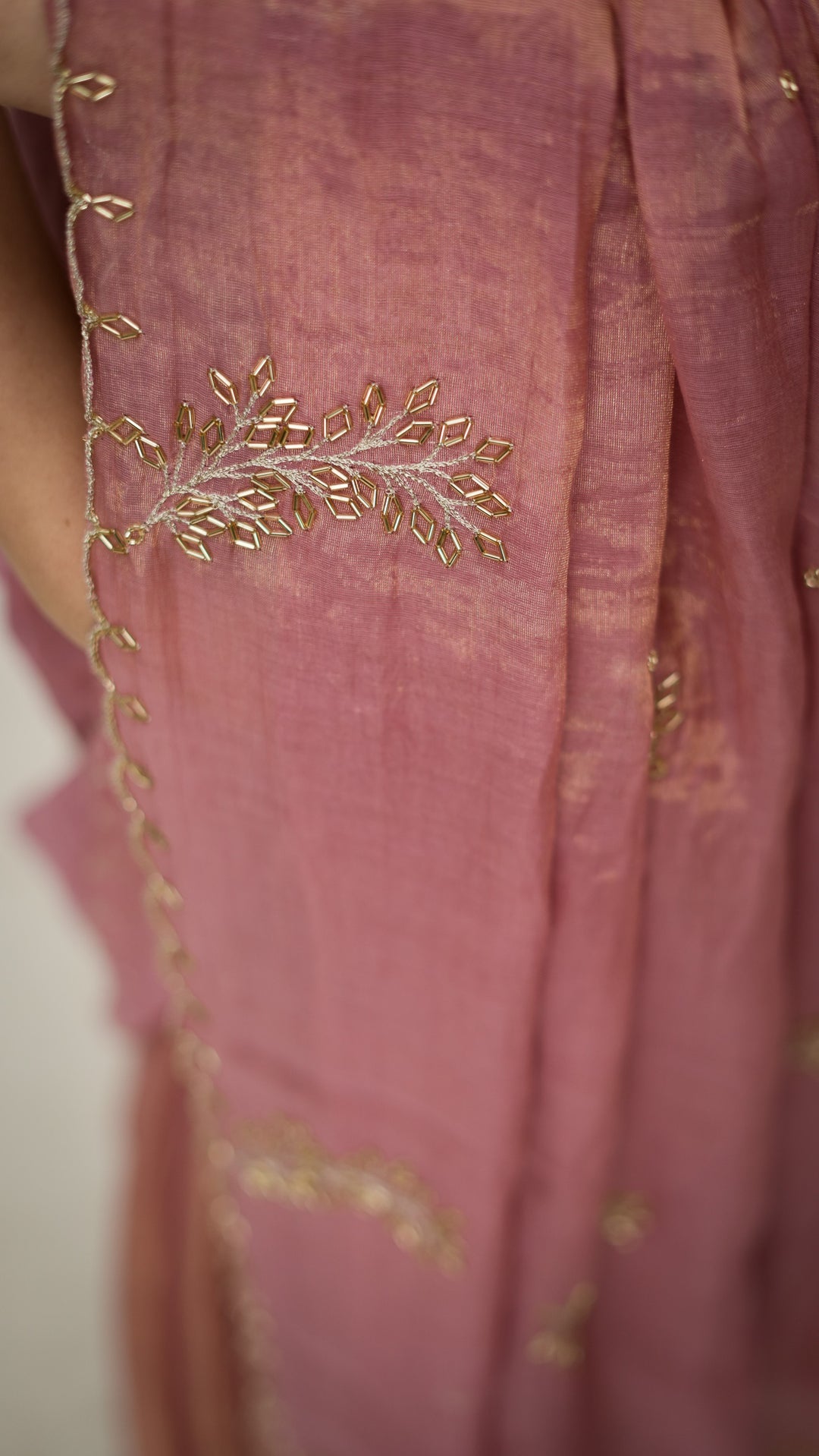 Chinmayi Embroidered Saree on Onion Cotton Tissue